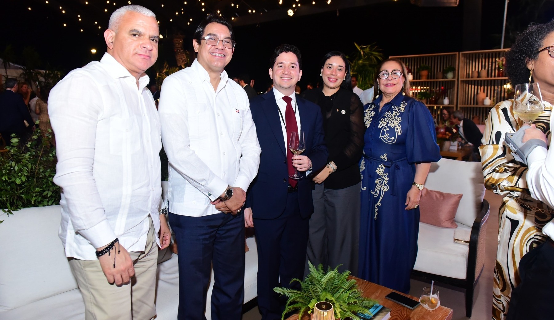El director del OLDS con el equipo de la Gobernación Provincial de Santiago